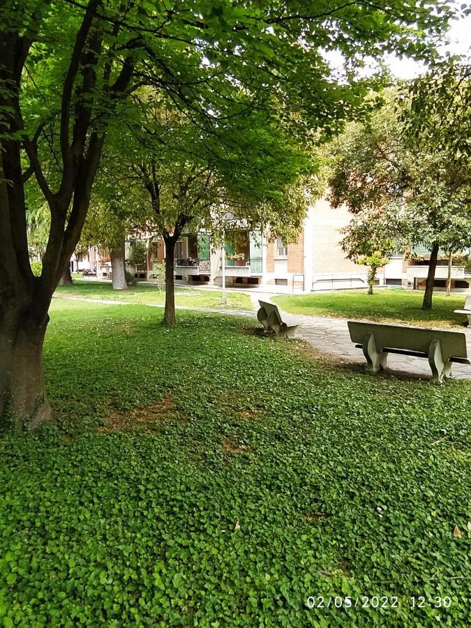 Casa Laghetto Policlinico Villa San Donato Milanese Exteriör bild